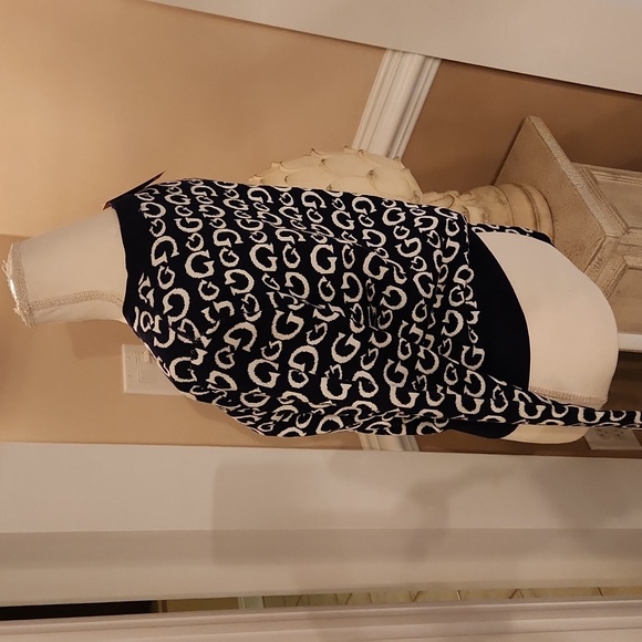 NWT ❗️ Guess navy and white logo sweater size medium - Picture 5 of 13